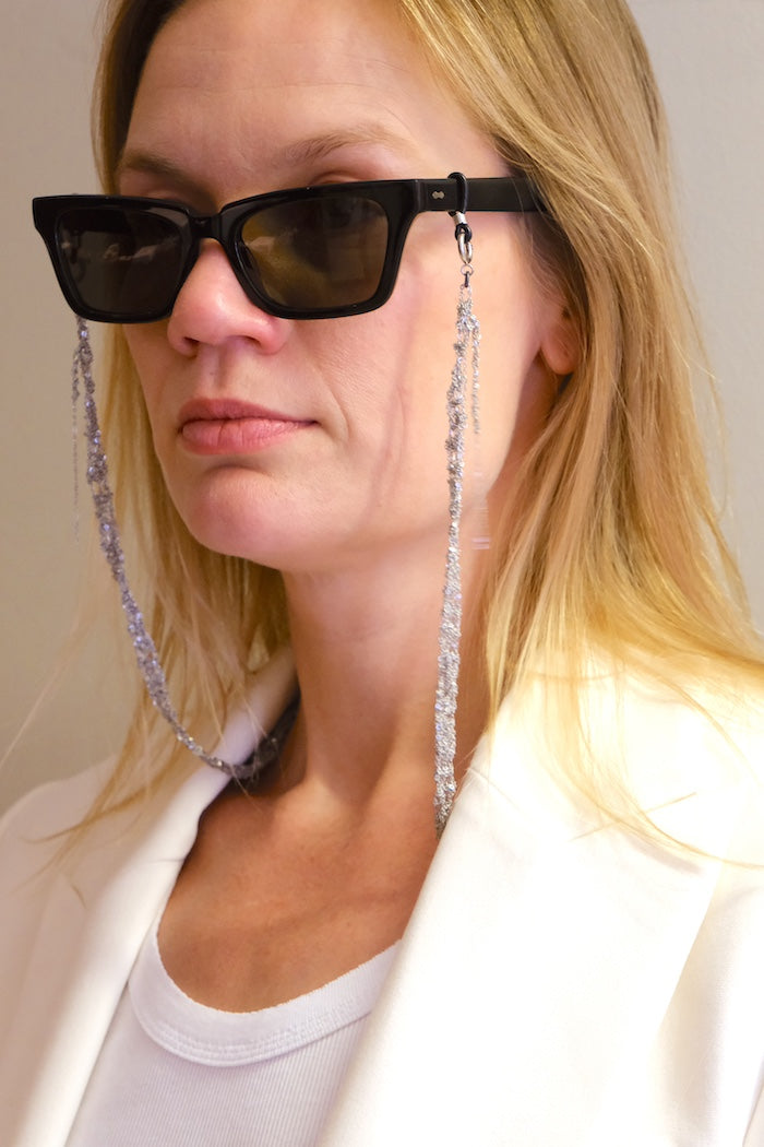 Chains for sunglasses and Optical frames. Transforms to necklace.