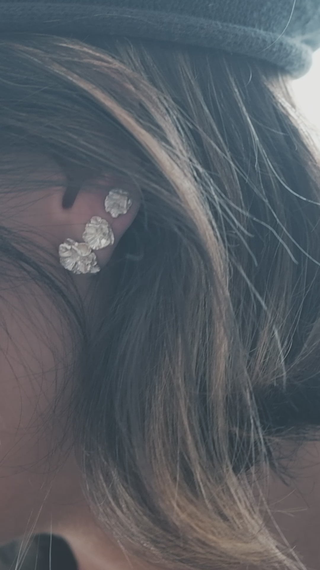 Load and play video in Gallery viewer, Earrings #7
