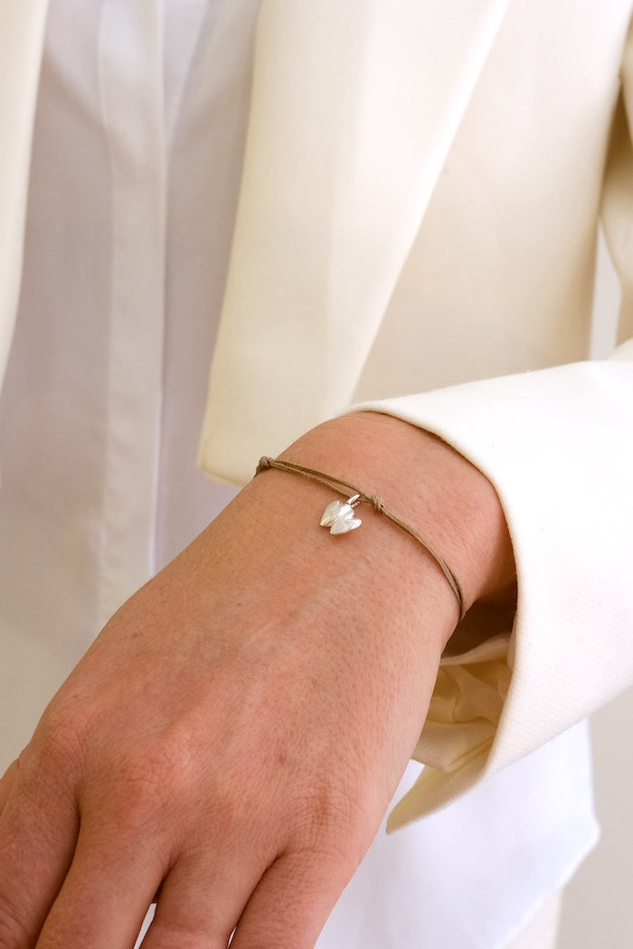 Play pendants, bracelets of Love