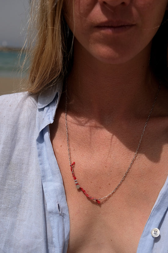 Load image into Gallery viewer, Red thread necklace
